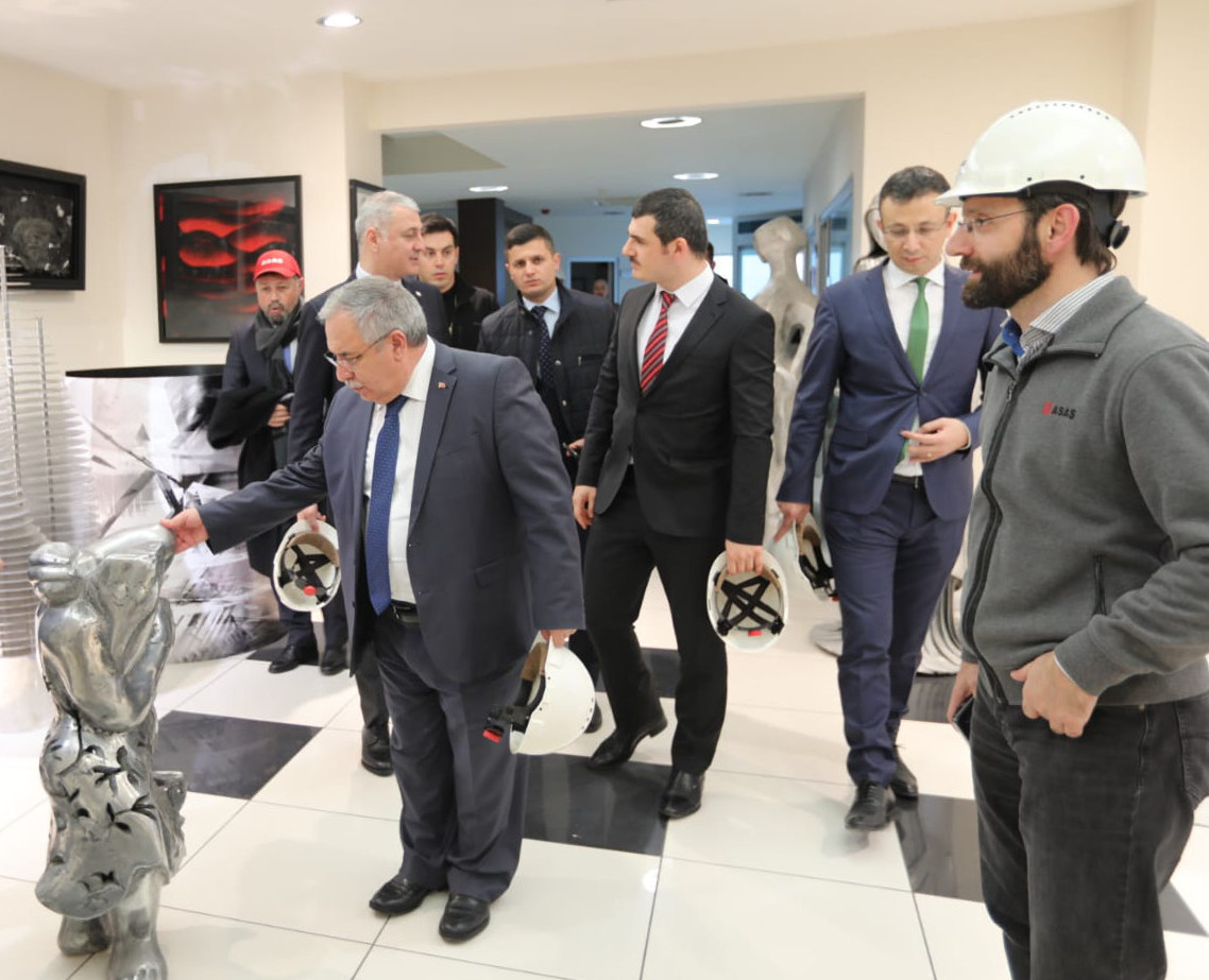 vali nayir asas aluminyum fabrikasinda incelemelerde bulundu vali nayir asas aluminyum fabrikasinda incelemelerde bulundu